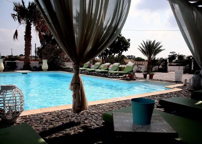 Apart-hotel Anemomilos Perissa (Santorini)