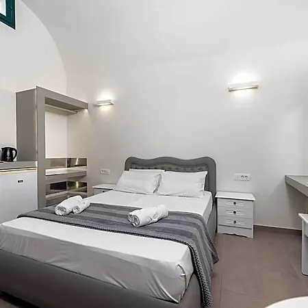 Anemomilos Lejlighedshotel Perissa (Santorini)