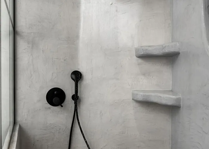 Anemomilos Perissa (Santorini)