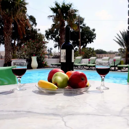 Aparthotel Anemomilos